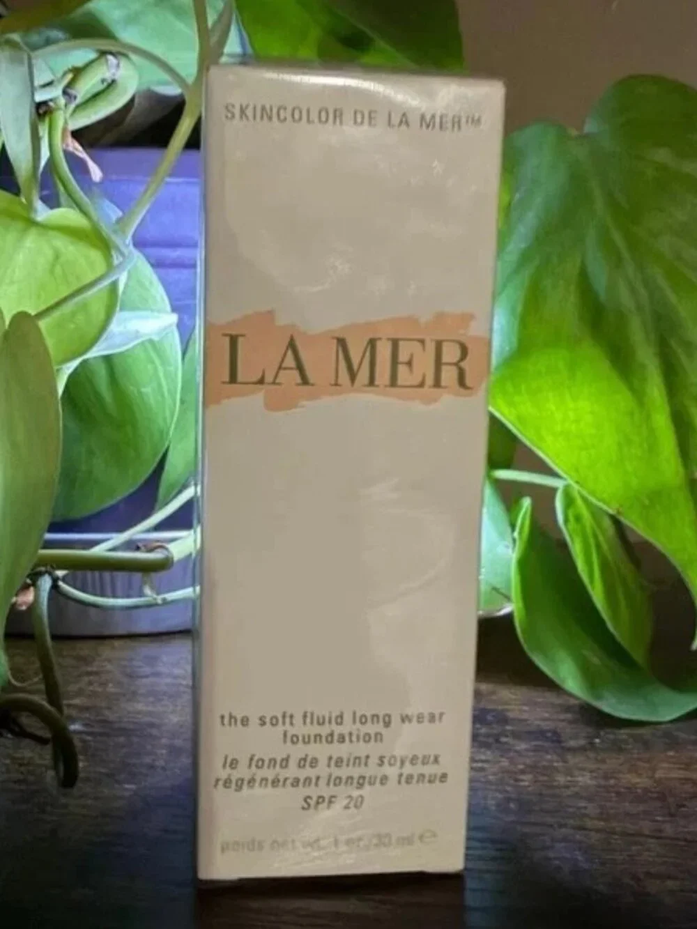 La Mer The Soft Fluid Long Wear Foundation SPF 20 – Ivory 02 (30 ml / 1 oz)